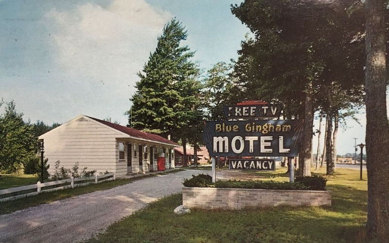 Blue Gingham Inn And Motel